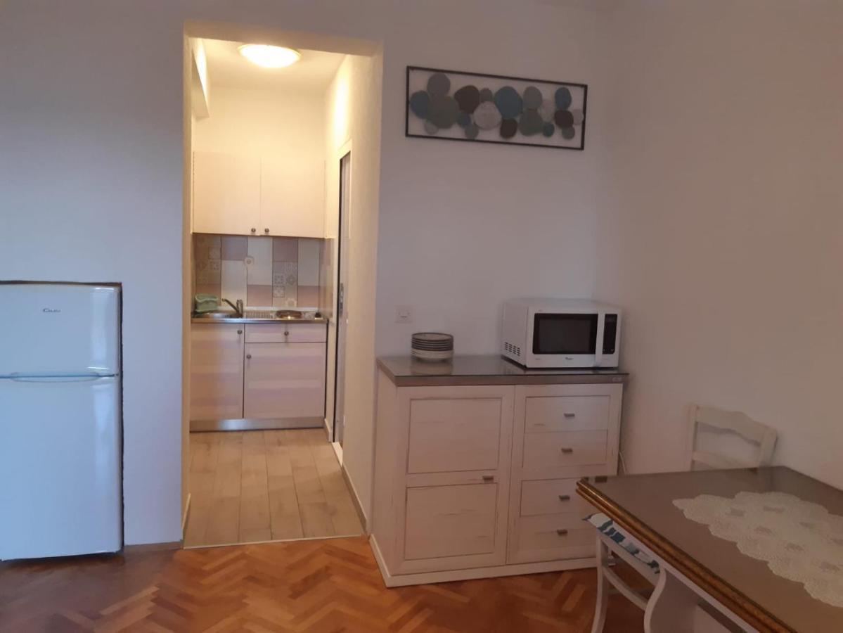 Jona - Dugi Rat - Mali Rat Apartman Kültér fotó
