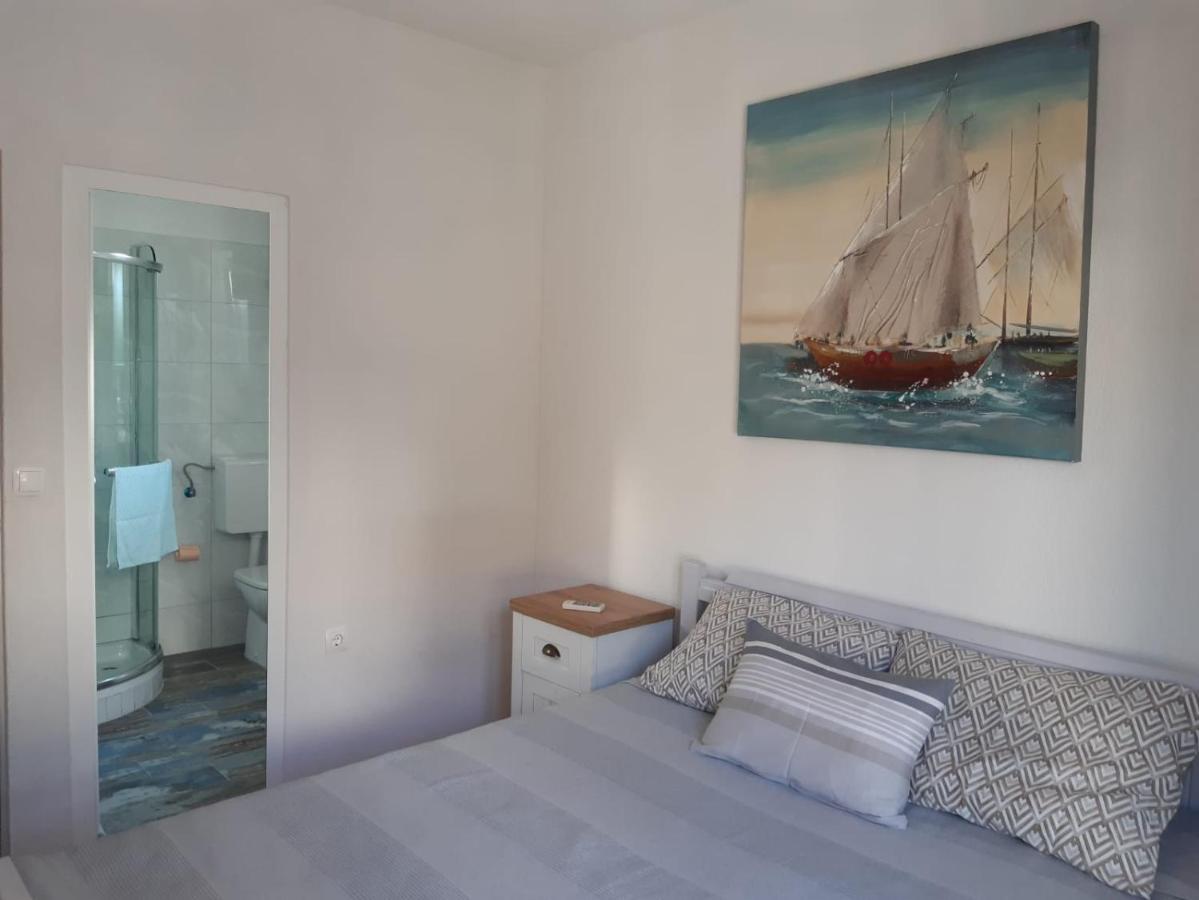 Jona - Dugi Rat - Mali Rat Apartman Kültér fotó